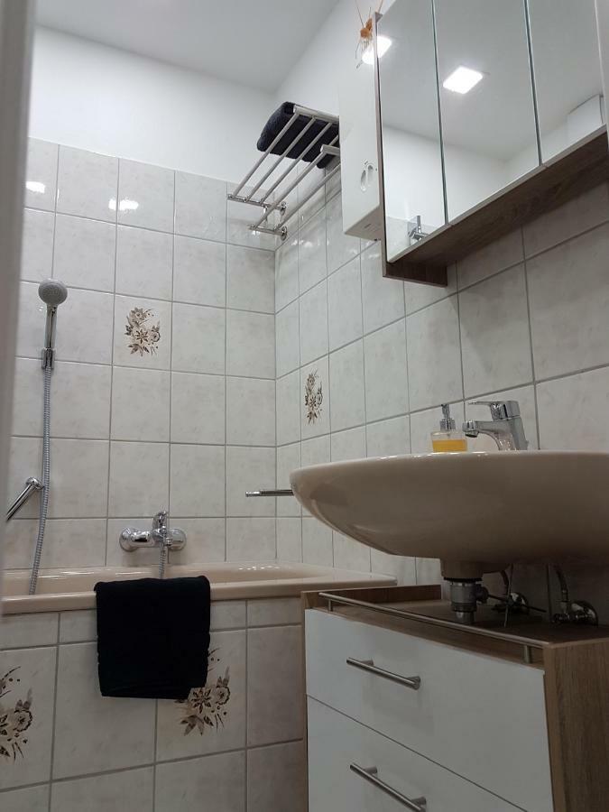 Alt-refrath Apartment *